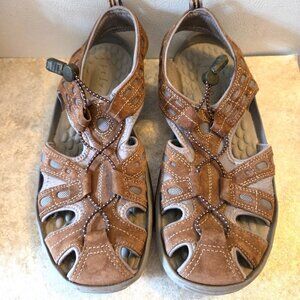 9M Privo by Clarks Sport Sandals Brown Leather Hiking Bungee Cord Fisherman